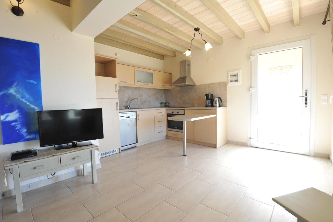 Villa Theodora View Apartments Zeys Agios Georgios Pagon Eksteriør bilde